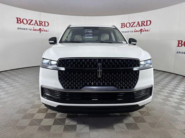 new 2025 Lincoln Navigator car, priced at $112,045