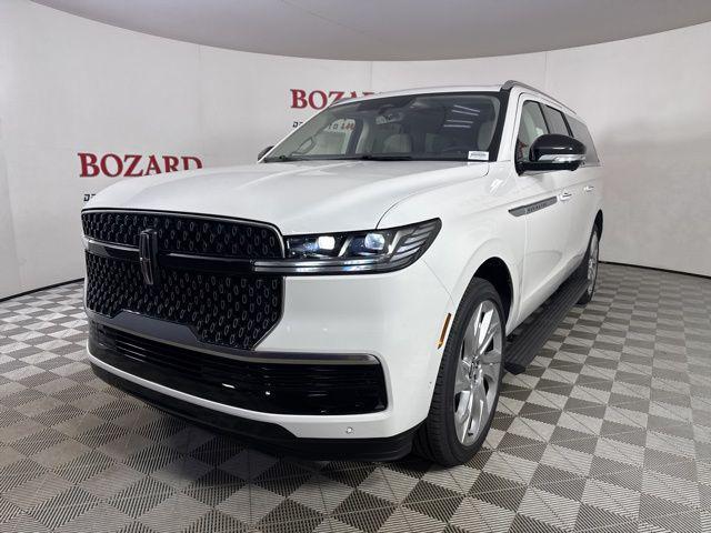 new 2025 Lincoln Navigator car, priced at $112,045