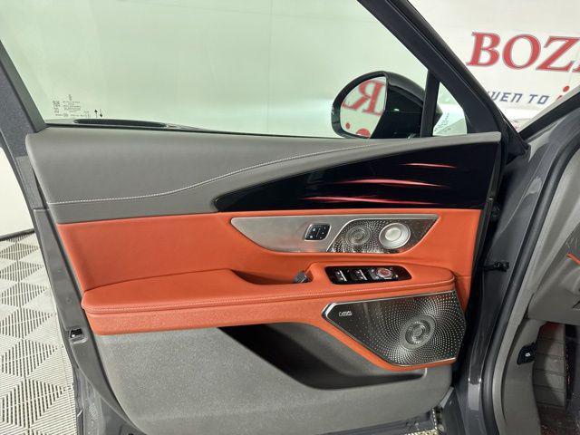 new 2025 Lincoln Nautilus car, priced at $77,645