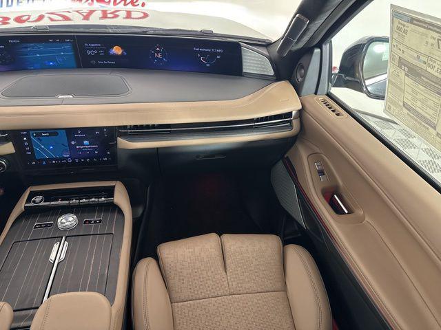 new 2025 Lincoln Navigator car, priced at $121,480