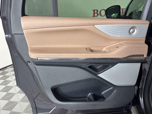 new 2025 Lincoln Navigator car, priced at $121,480