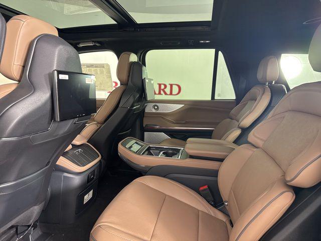 new 2025 Lincoln Navigator car, priced at $121,480