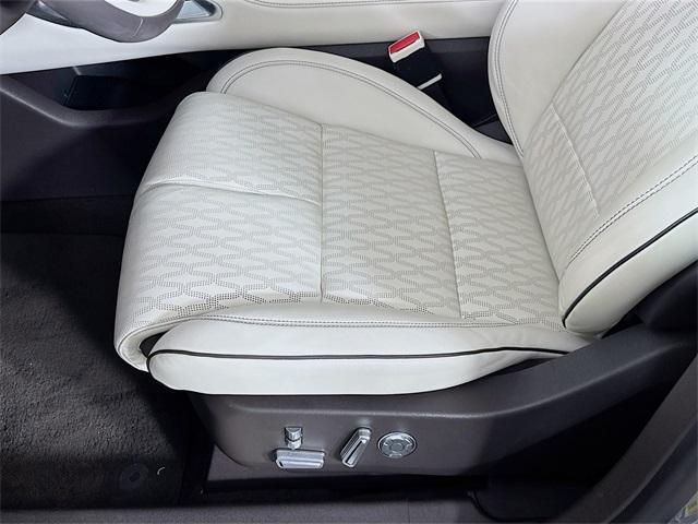 used 2024 Lincoln Nautilus car, priced at $62,000