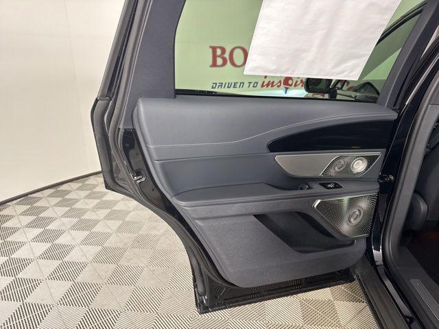 new 2025 Lincoln Nautilus car, priced at $63,627