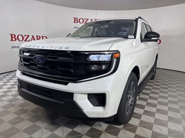 new 2025 Ford Expedition car, priced at $68,572