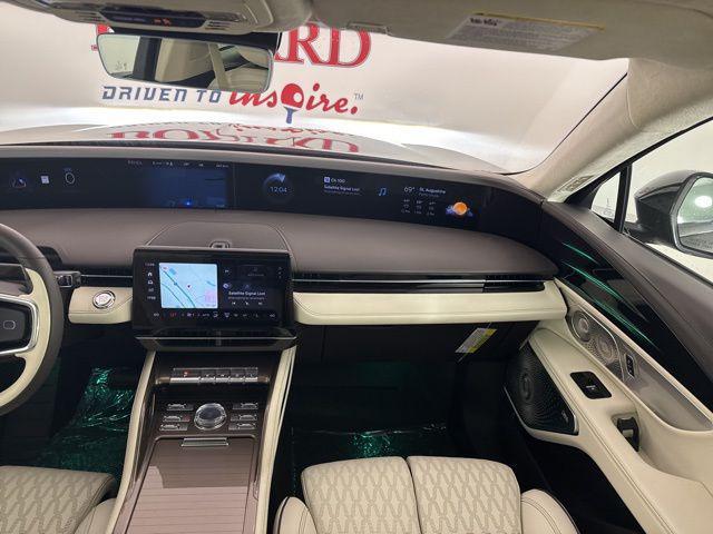 new 2025 Lincoln Nautilus car, priced at $75,645