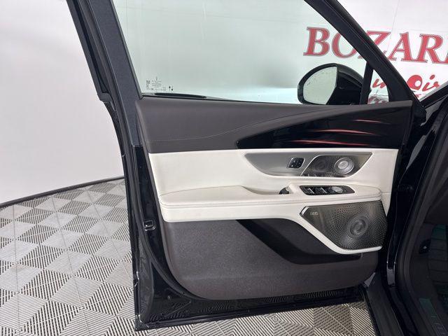 new 2025 Lincoln Nautilus car, priced at $75,645