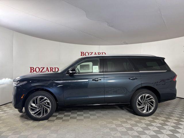 new 2025 Lincoln Navigator car, priced at $98,822