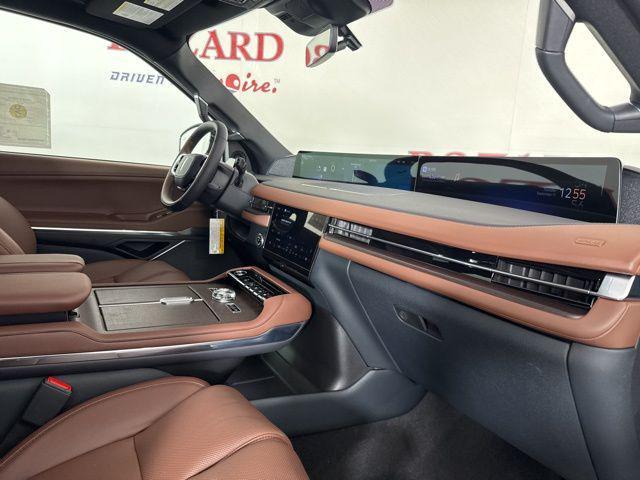 new 2025 Lincoln Navigator car, priced at $98,822