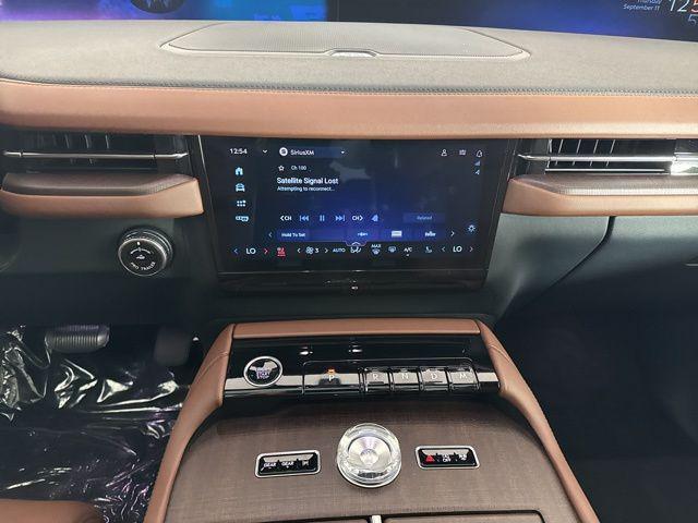 new 2025 Lincoln Navigator car, priced at $98,822
