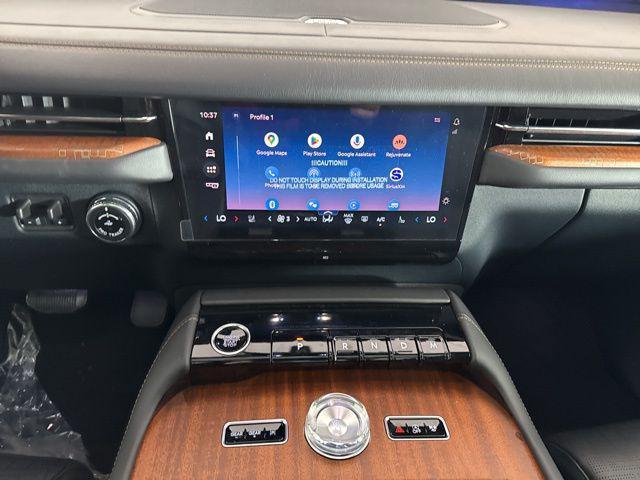 new 2025 Lincoln Navigator car, priced at $121,485