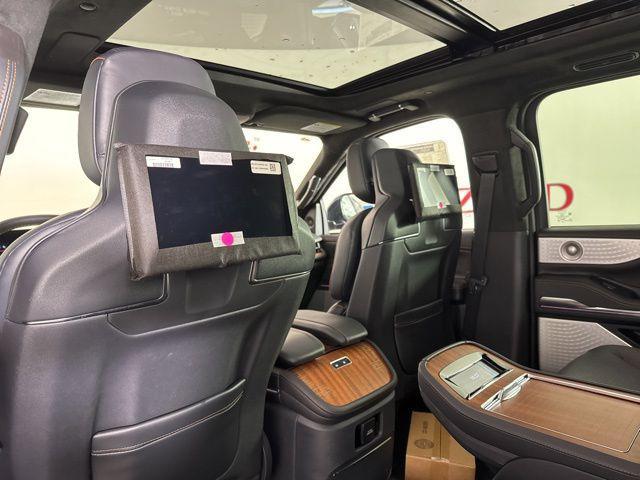 new 2025 Lincoln Navigator car, priced at $121,485