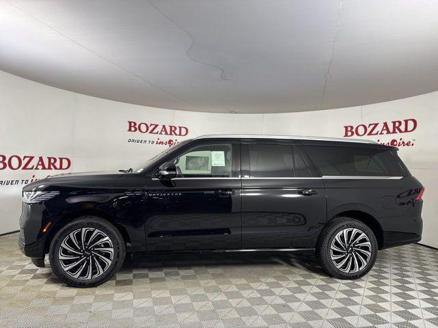 new 2025 Lincoln Navigator car, priced at $121,435