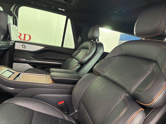new 2025 Lincoln Navigator car, priced at $121,435
