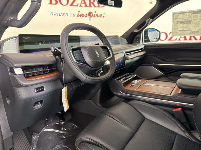 new 2025 Lincoln Navigator car, priced at $121,435