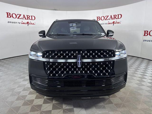 new 2025 Lincoln Navigator car, priced at $121,435