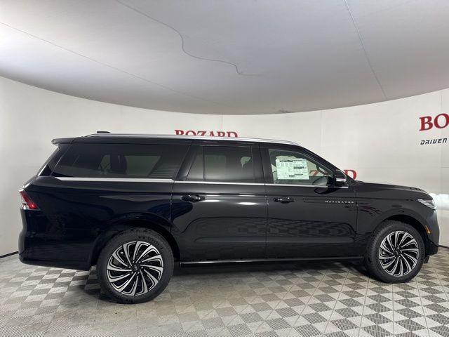 new 2025 Lincoln Navigator car, priced at $121,435