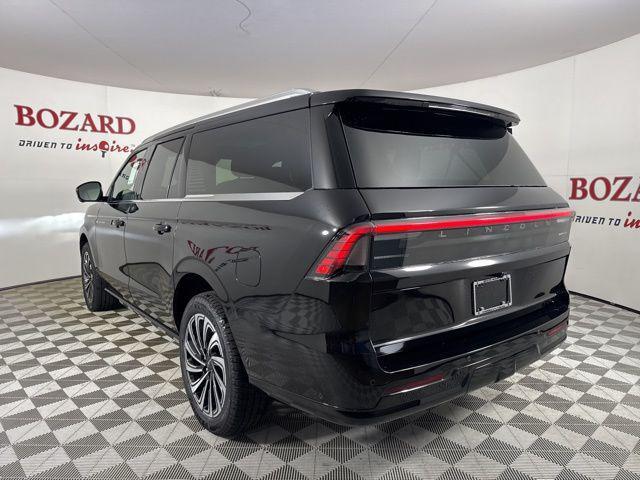 new 2025 Lincoln Navigator car, priced at $121,435