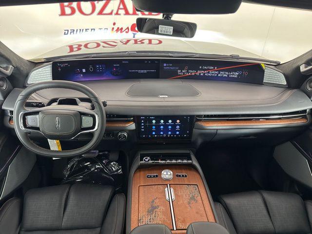 new 2025 Lincoln Navigator car, priced at $121,435