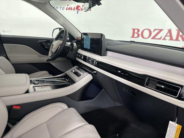 new 2025 Lincoln Aviator car, priced at $71,305