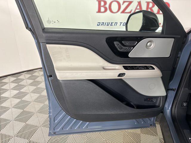 new 2025 Lincoln Aviator car, priced at $71,305