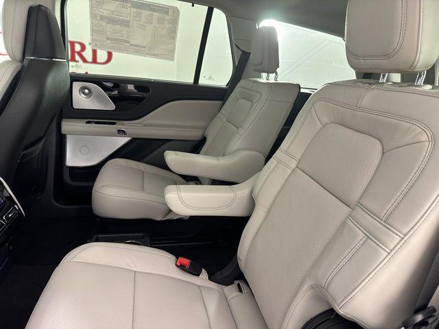 new 2025 Lincoln Aviator car, priced at $71,305