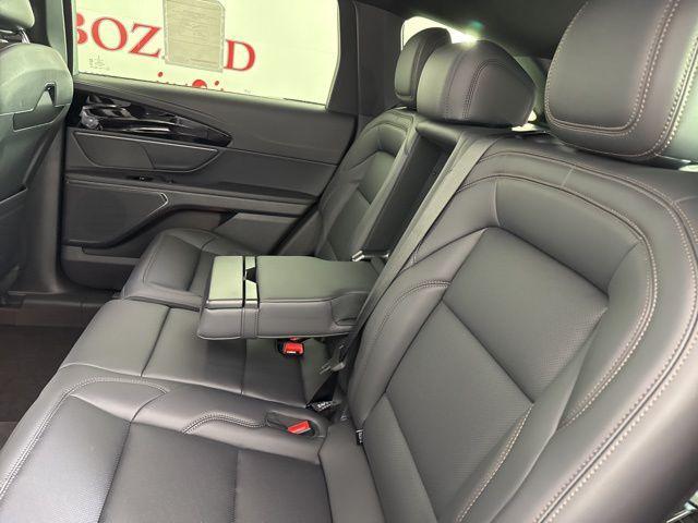 new 2025 Lincoln Nautilus car, priced at $53,576