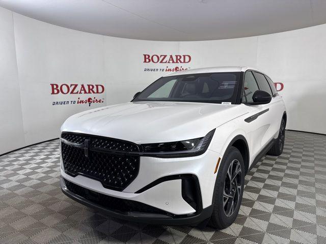 new 2025 Lincoln Nautilus car, priced at $53,576
