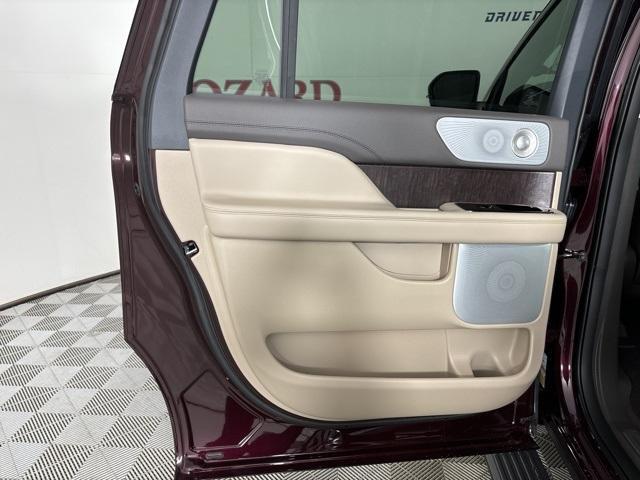 new 2024 Lincoln Navigator car, priced at $101,285