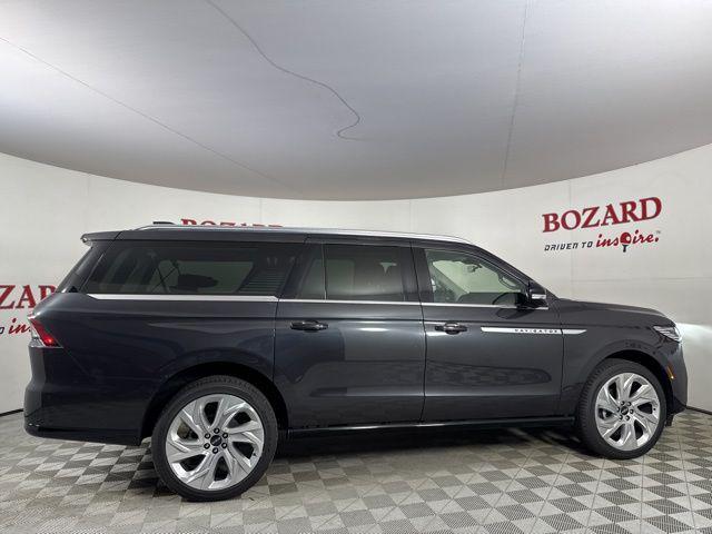 new 2025 Lincoln Navigator car, priced at $105,123