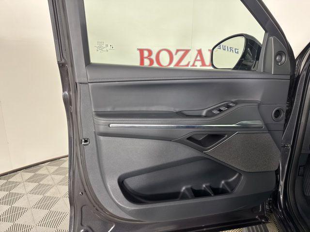 new 2025 Lincoln Navigator car, priced at $105,123