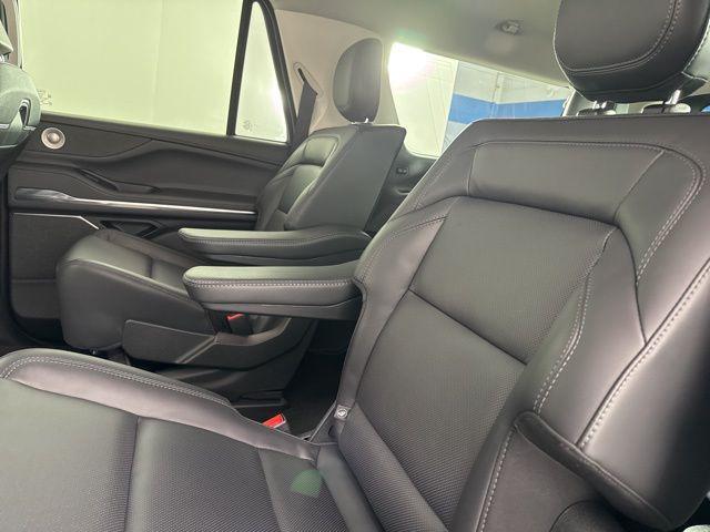 new 2025 Lincoln Navigator car, priced at $105,123