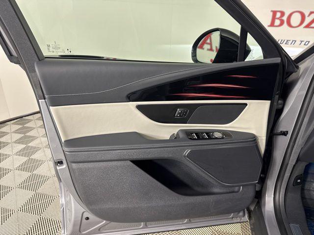 new 2025 Lincoln Nautilus car, priced at $48,976