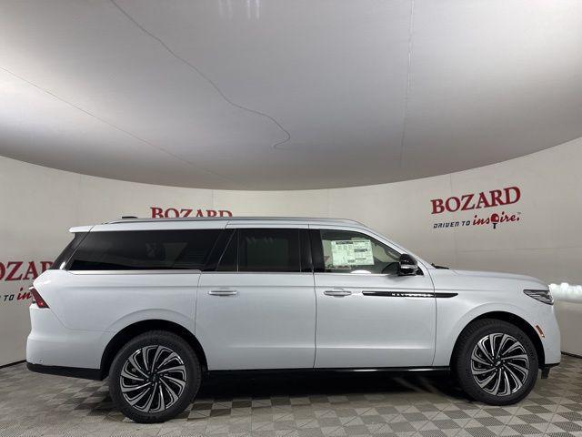 new 2025 Lincoln Navigator car, priced at $123,185