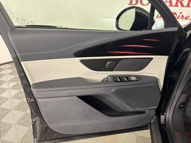 new 2025 Lincoln Nautilus car, priced at $50,126