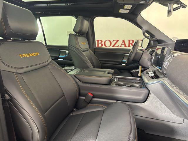 new 2025 Ford Expedition car, priced at $81,423