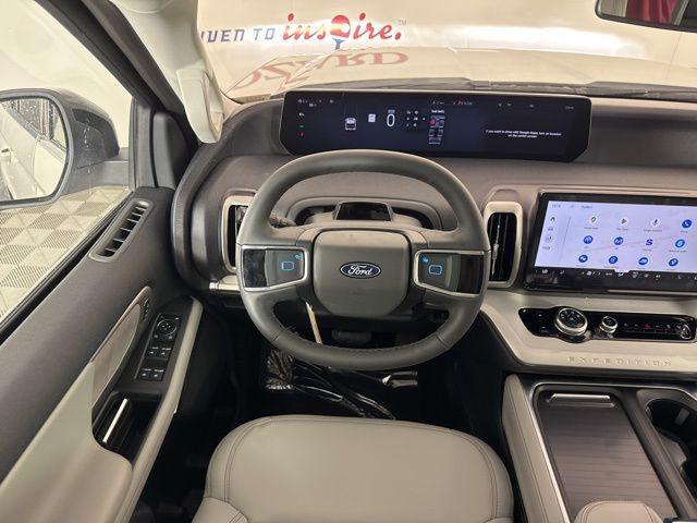 new 2025 Ford Expedition car, priced at $68,572