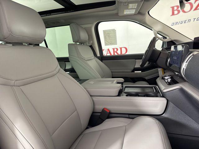 new 2025 Ford Expedition car, priced at $68,572