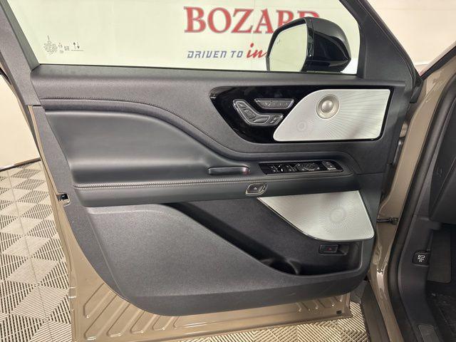 new 2025 Lincoln Aviator car, priced at $70,477