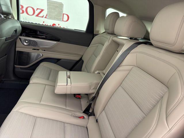 new 2025 Lincoln Nautilus car, priced at $61,557