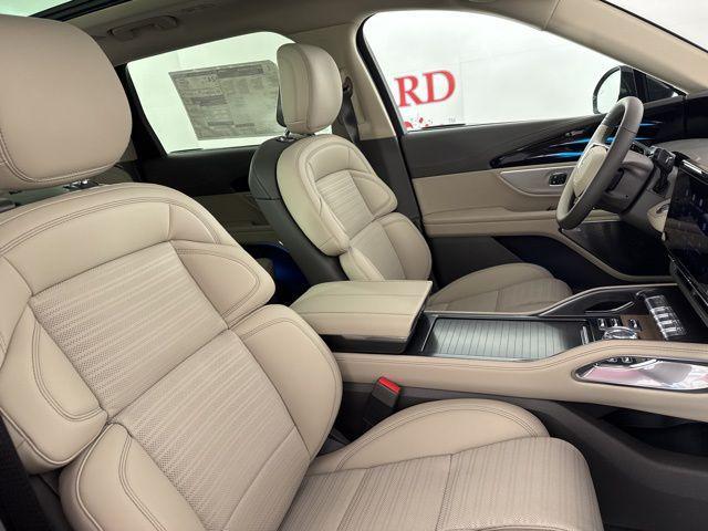 new 2025 Lincoln Nautilus car, priced at $61,557