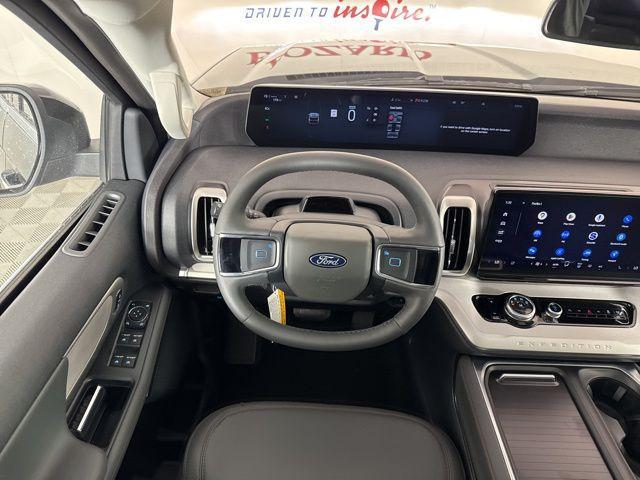 new 2025 Ford Expedition car, priced at $68,765