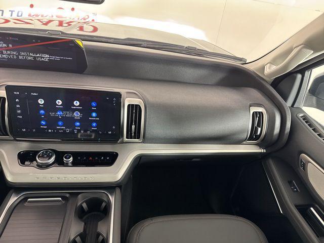 new 2025 Ford Expedition Max car, priced at $68,419
