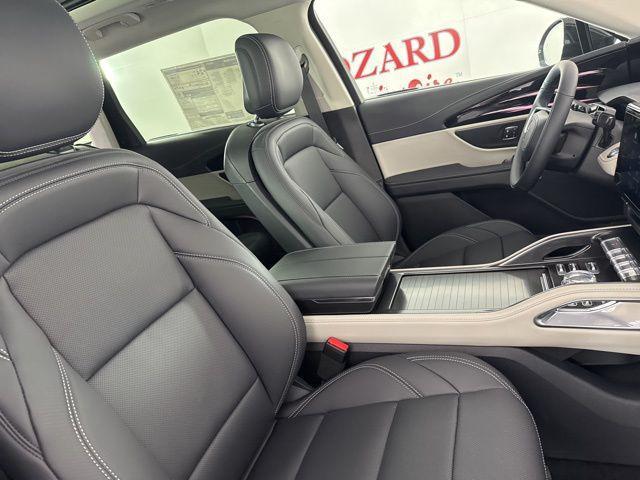 new 2025 Lincoln Nautilus car, priced at $58,627