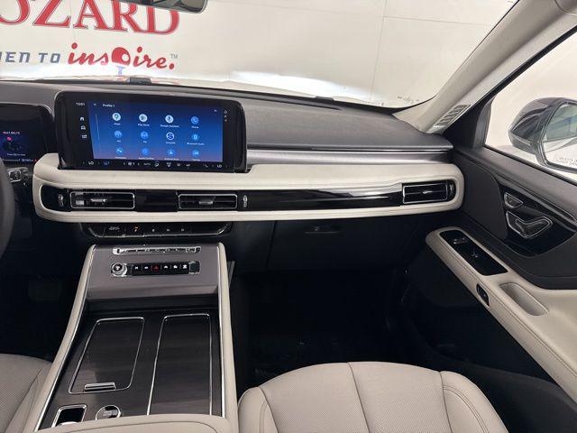 new 2025 Lincoln Aviator car, priced at $60,670