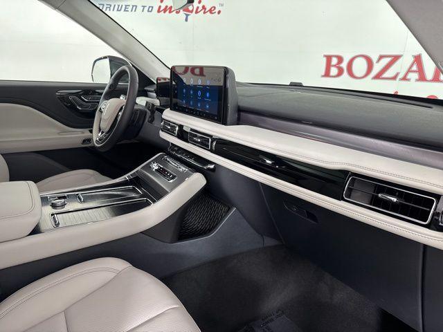 new 2025 Lincoln Aviator car, priced at $60,670