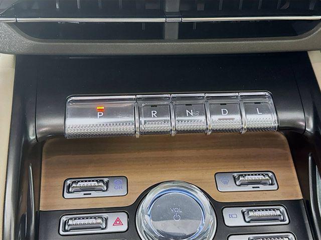 used 2025 Lincoln Nautilus car, priced at $59,500