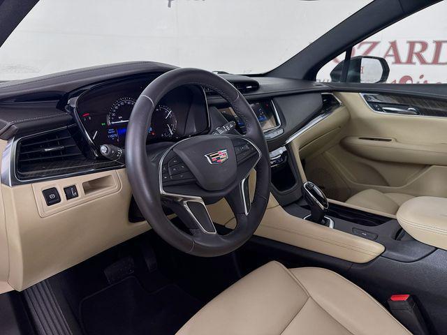 used 2017 Cadillac XT5 car, priced at $12,000