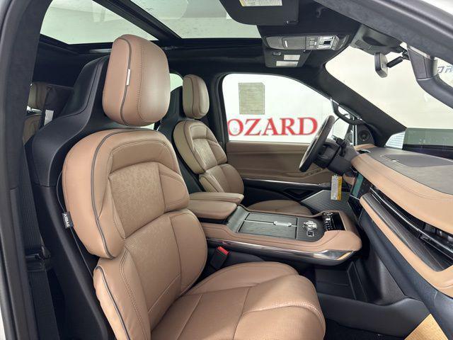 new 2025 Lincoln Navigator car, priced at $122,235