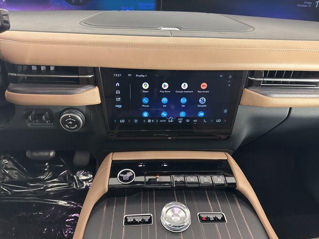 new 2025 Lincoln Navigator car, priced at $118,835